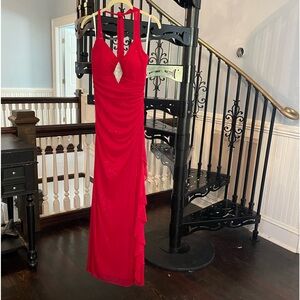 Betsy & Adam red sparkle bodycon ruffle halter evening gown 8